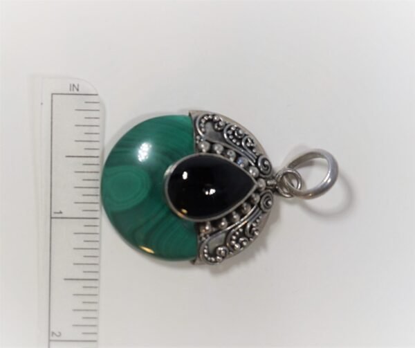 Artisanal Pendant, Large Oval Malachite and Pear-shaped Onyx in Silver 925