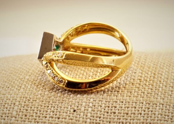 18k Yellow Gold Ring and Four Princess-Cut Emeralds & Diamonds in Platinum