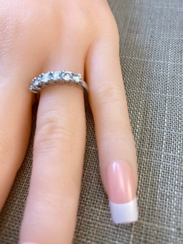 Platinum Elegance: Brilliant Diamond Band for Cherished Moments/ 0.85 carat