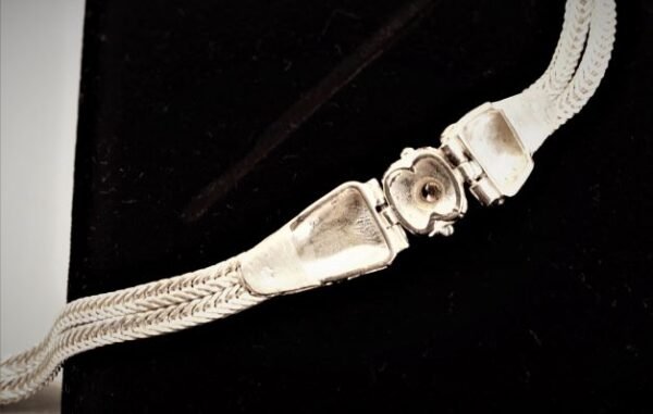 Artisan's Sterling Silver Interweaved link pattern Bracelet with Zirconia